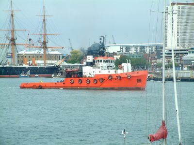 tug1.jpg